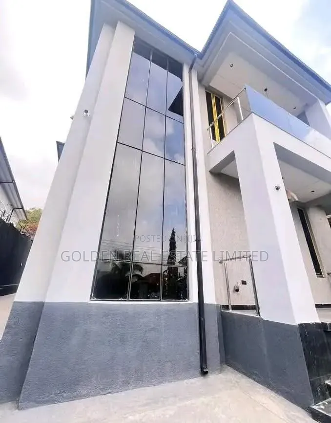 4bdrm Duplex in Apo Resettlement for sale in Apo Resettlement