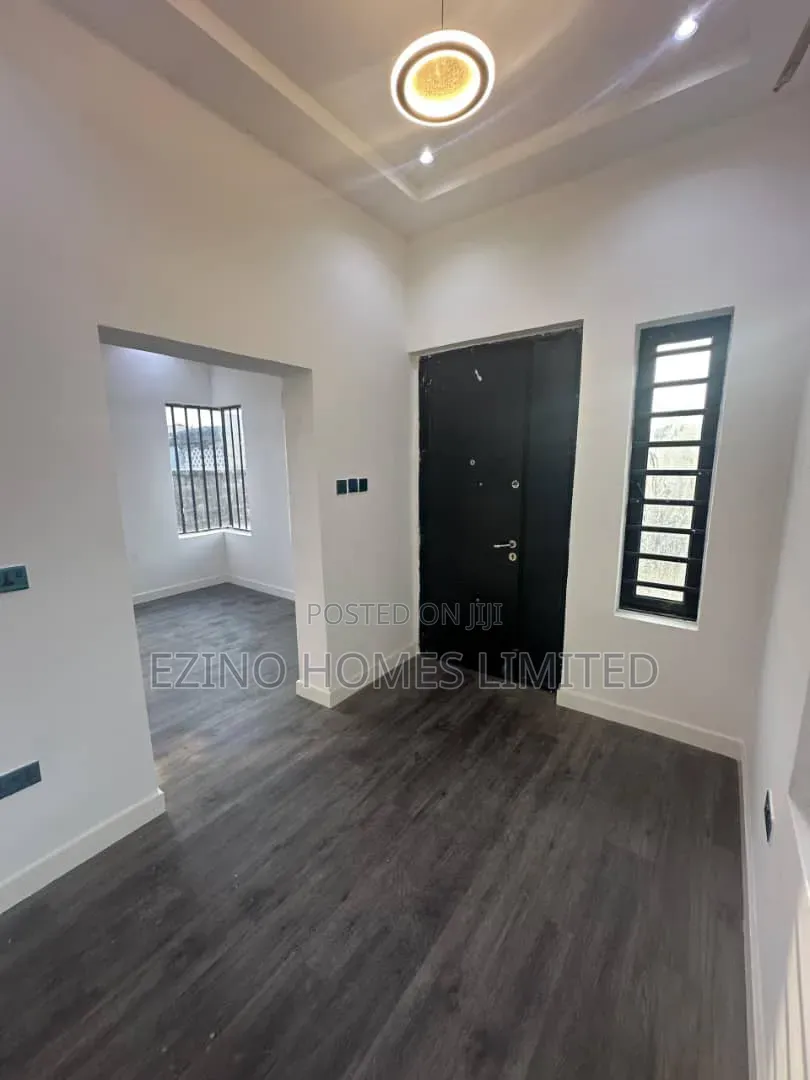 4bdrm Duplex in Royal Estate, Lekki Expressway for sale in Lekki Expressway