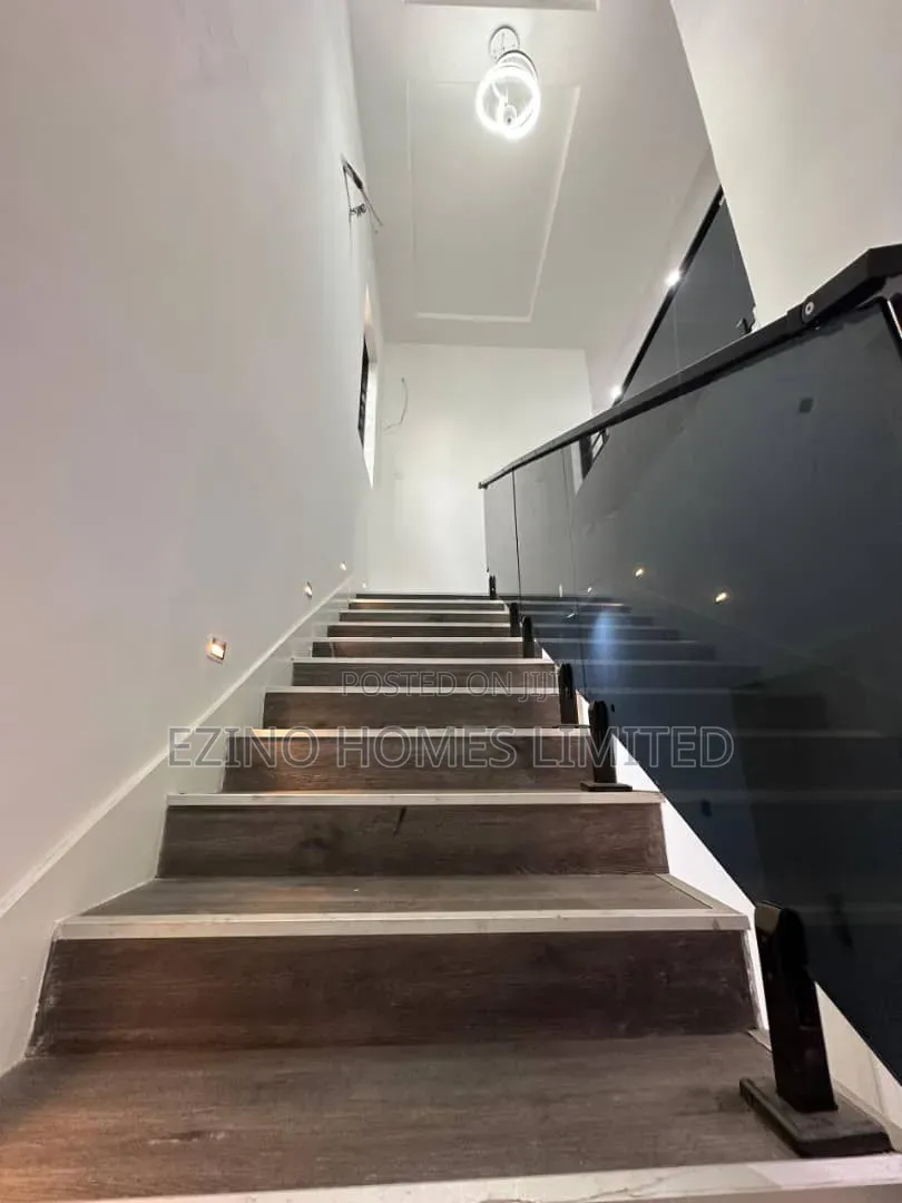 4bdrm Duplex in Royal Estate, Lekki Expressway for sale in Lekki Expressway
