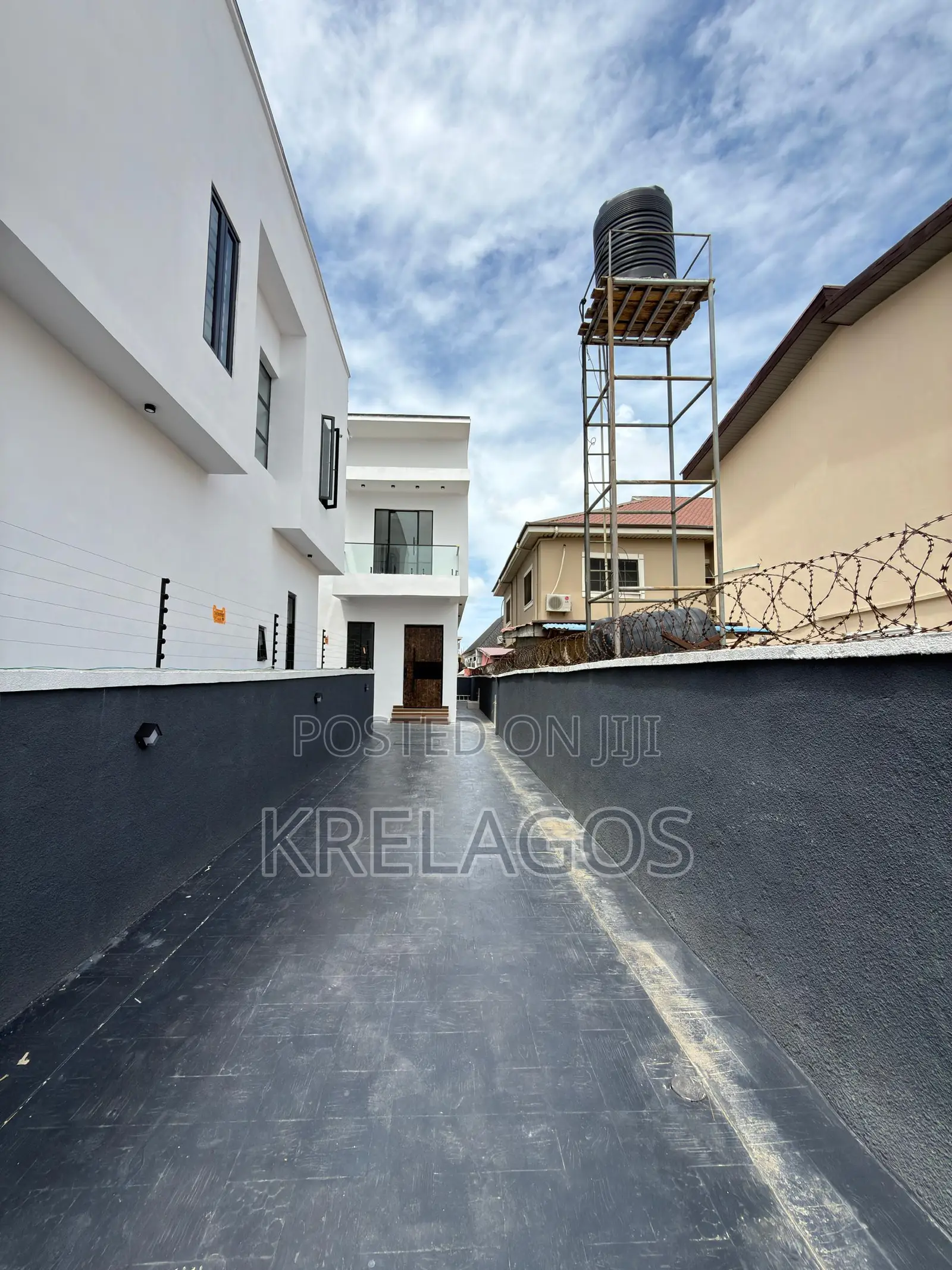 4bdrm Duplex in Olokonla for sale in Olokonla