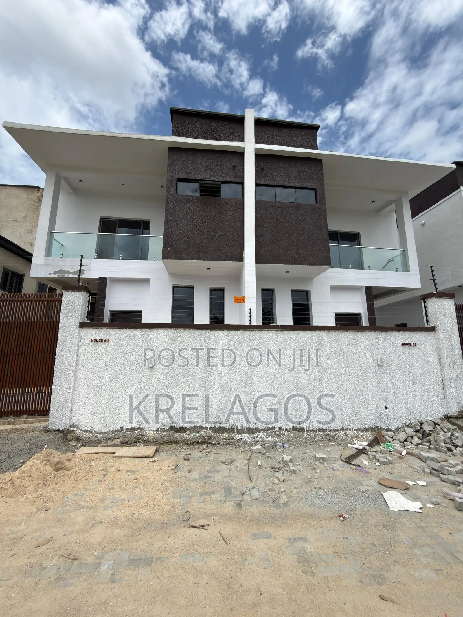 4bdrm Duplex in Sangotedo for sale in Sangotedo
