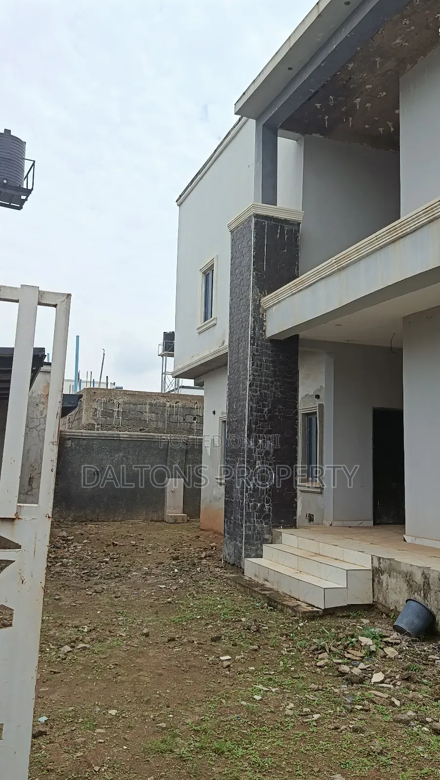 6bdrm Duplex in Nico Homes, Lugbe District for sale in Lugbe District