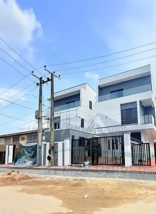 4bdrm Duplex in Adeniyi Jones for sale in Adeniyi Jones