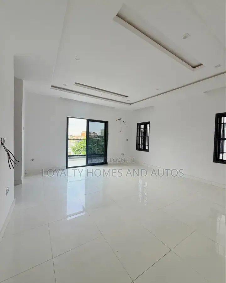 4bdrm Duplex in Adeniyi Jones for sale in Adeniyi Jones