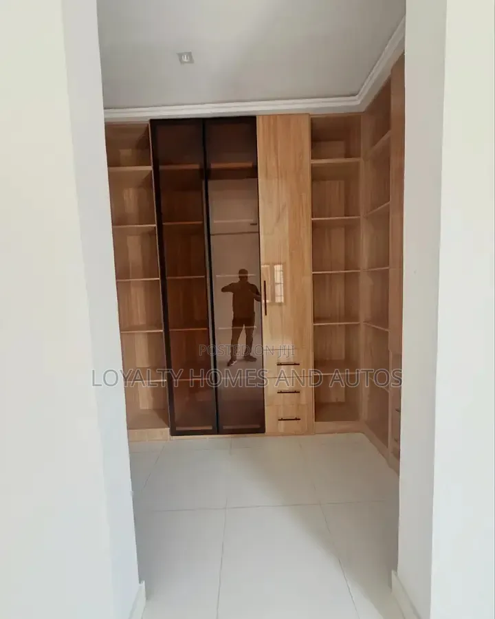 4bdrm Duplex in Adeniyi Jones for sale in Adeniyi Jones