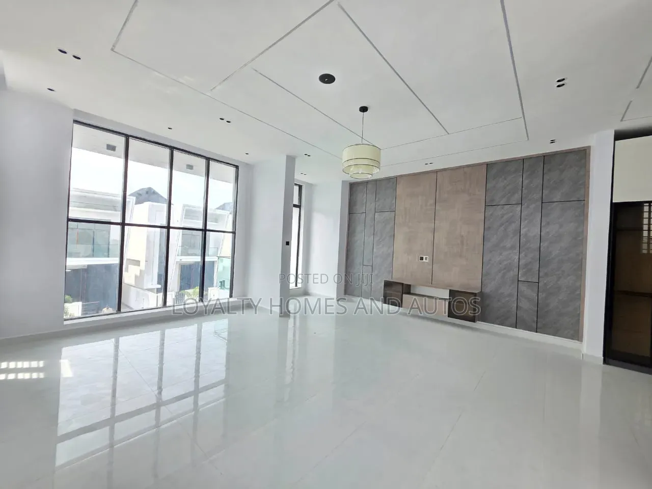 5bdrm House in Chevron for sale in Chevron