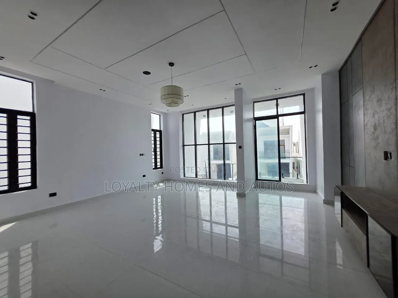 5bdrm House in Chevron for sale in Chevron