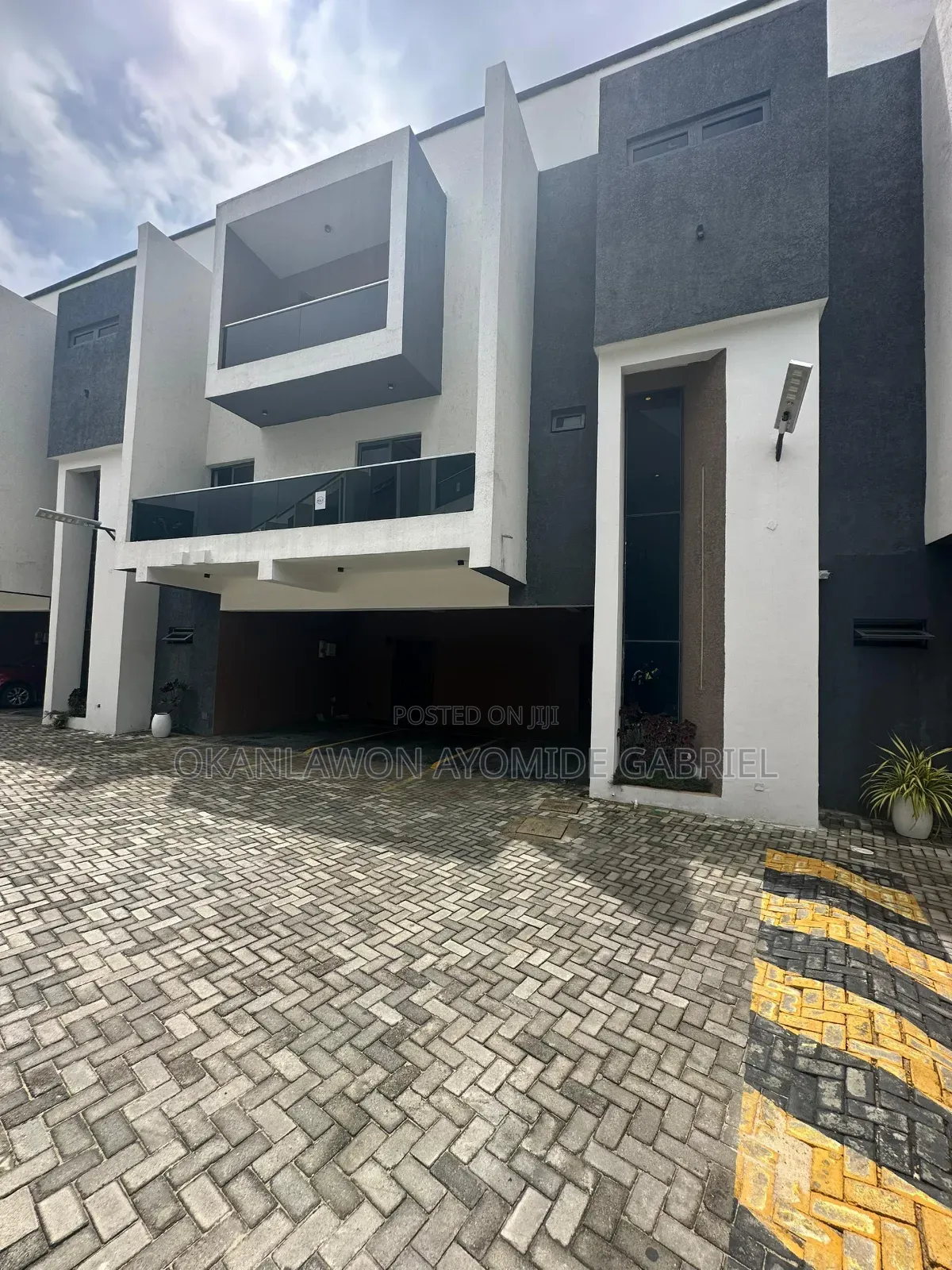 4bdrm Duplex in Ikate for sale in Ikate