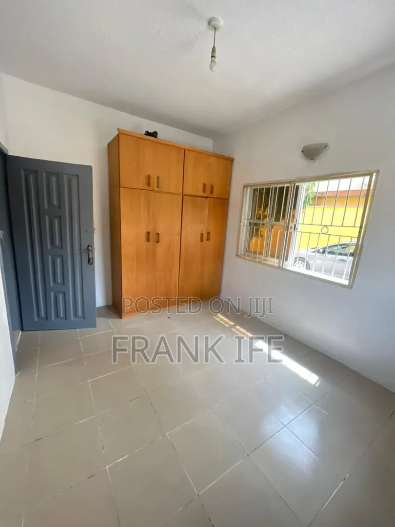 4bdrm Duplex in Thomas, Igbo-efon for sale in Igbo-efon