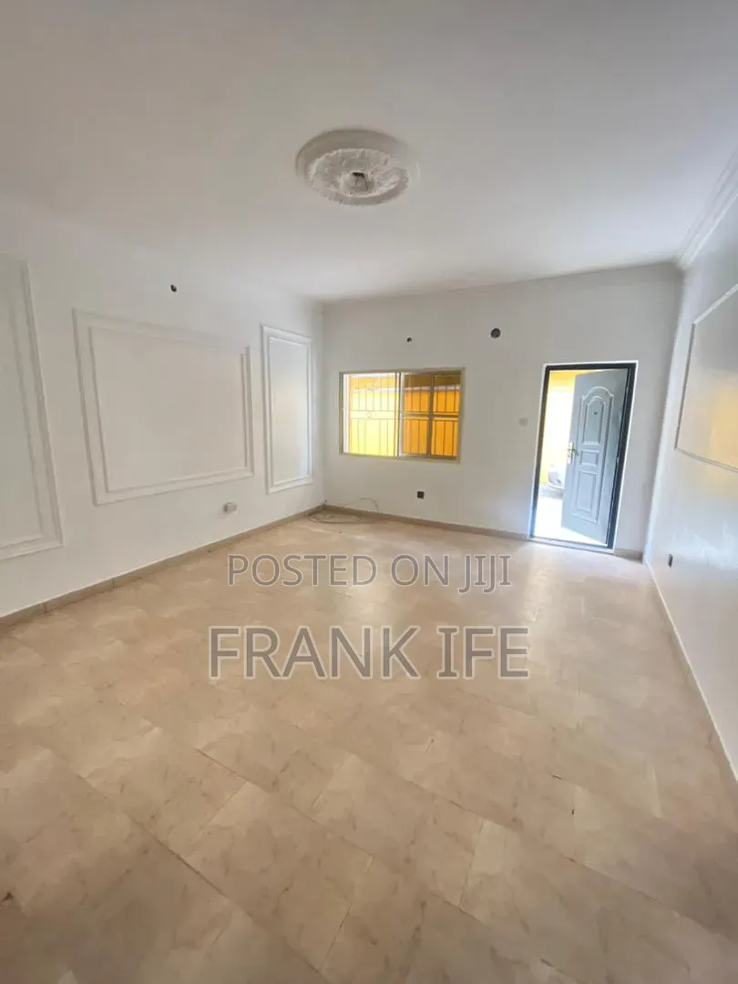 2bdrm Penthouse in Chevron for sale in Chevron