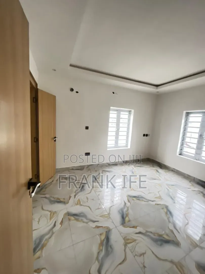 2bdrm Penthouse in Chevron for sale in Chevron