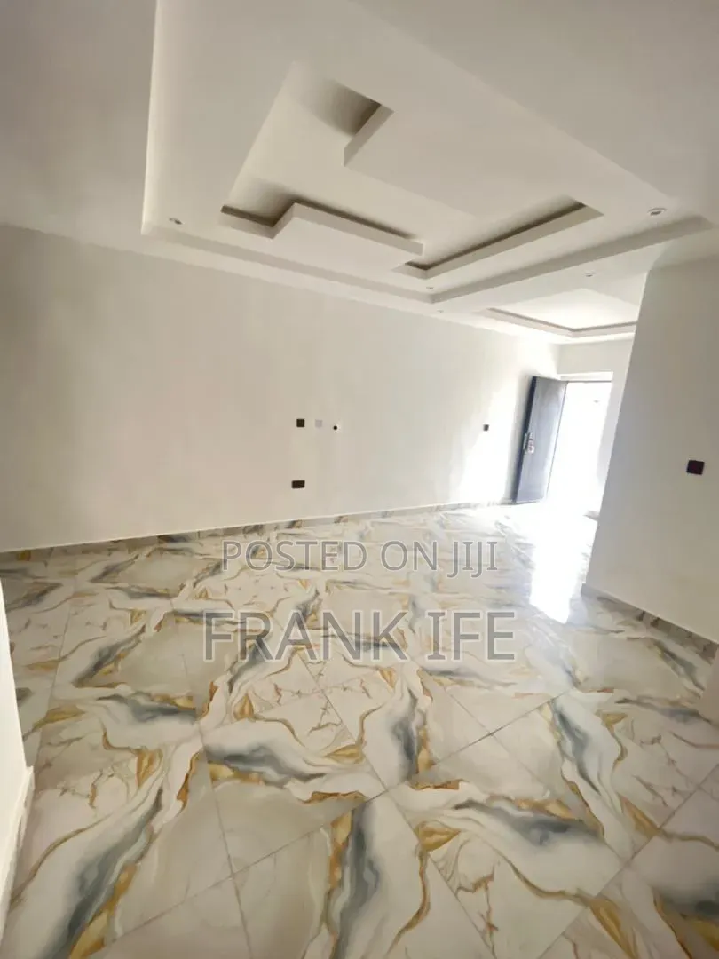 2bdrm Penthouse in Chevron for sale in Chevron