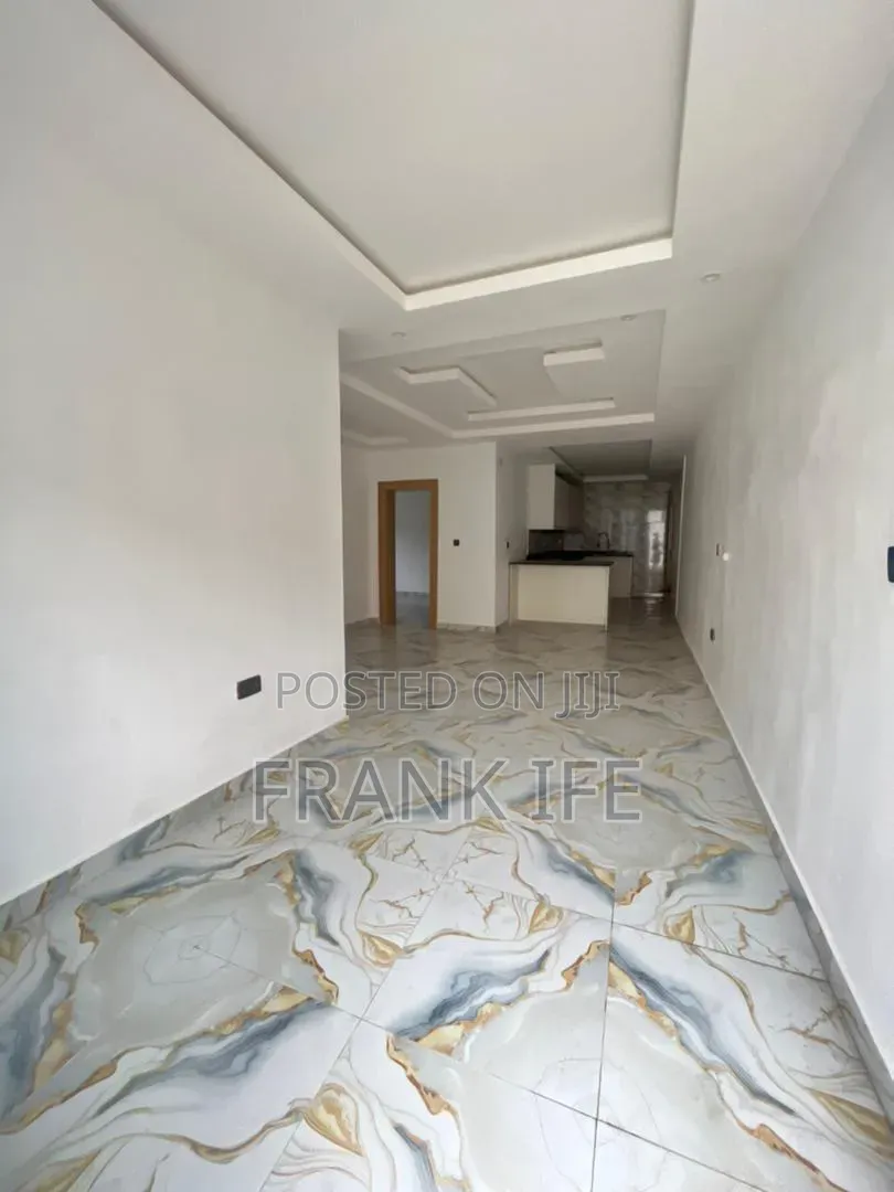 2bdrm Penthouse in Chevron for sale in Chevron
