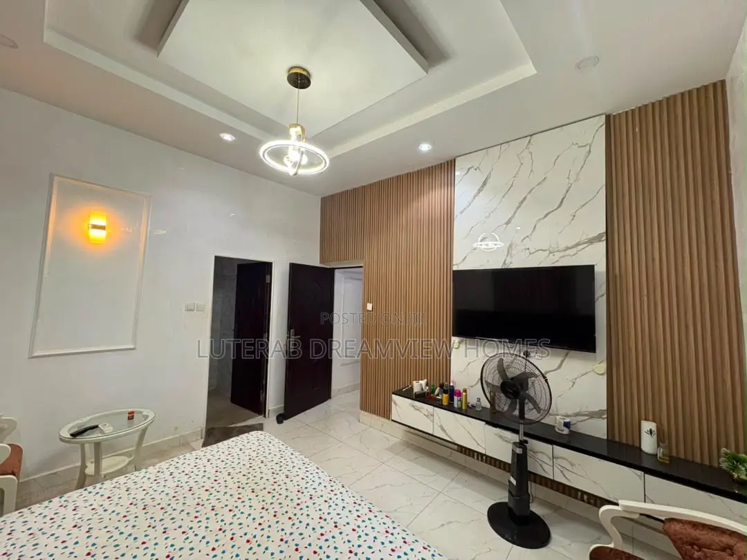 Furnished 2bdrm Block of Flats in Wuye Main for sale in Wuye