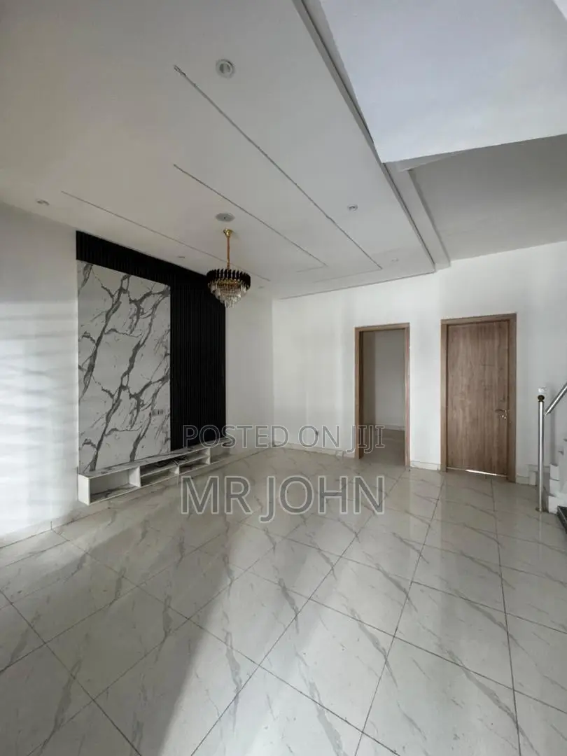 4bdrm Duplex in Ikota Owo Pr for rent in Ikota