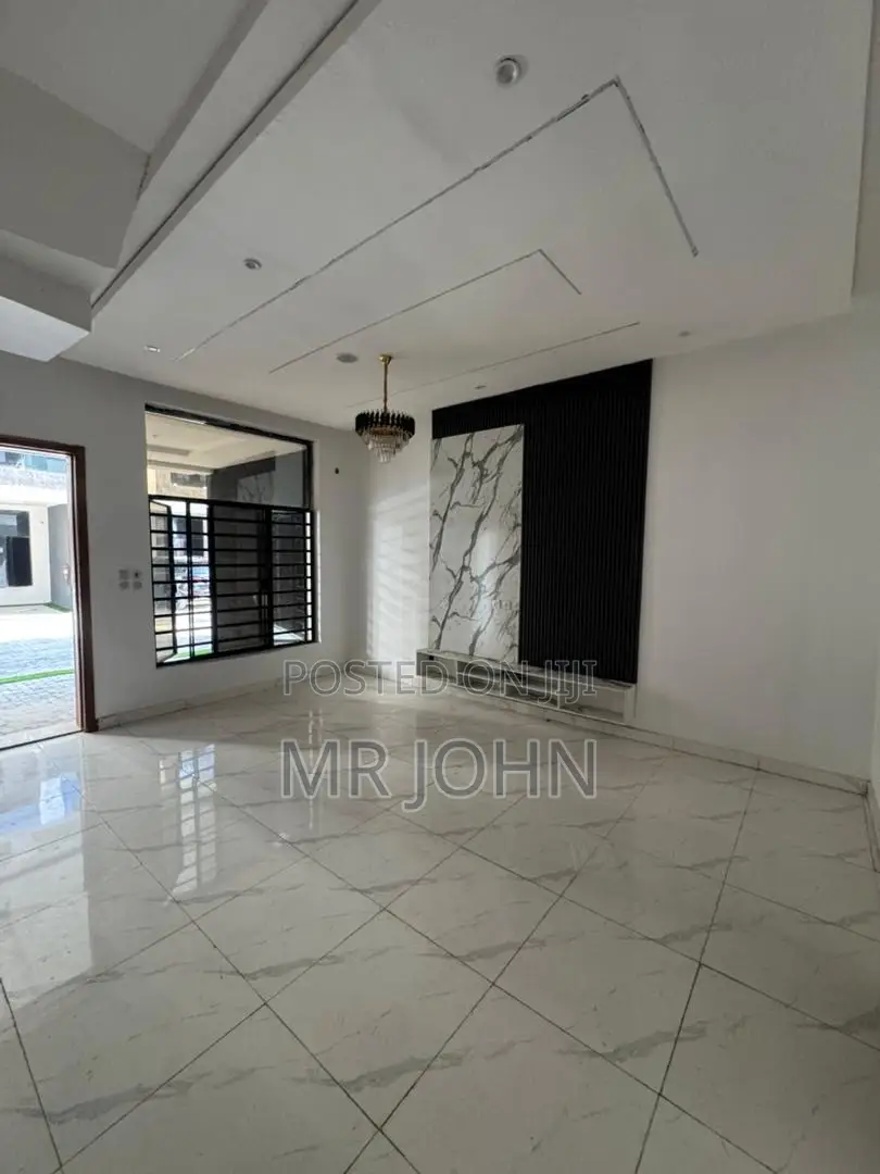 4bdrm Duplex in Ikota Owo Pr for rent in Ikota