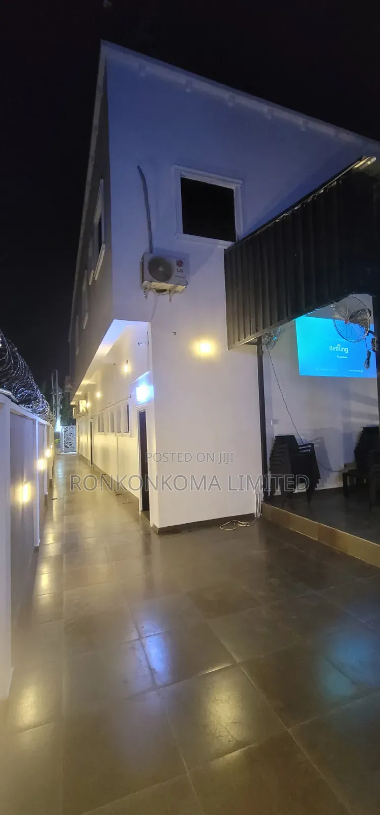Modern Lounge, Nightclub, Restaurant, Outside Bar, Lodging in Ikotun / Ikotun/Igando