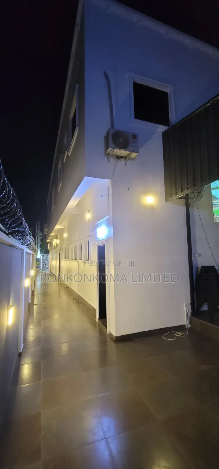 Modern Lounge, Nightclub, Restaurant, Outside Bar, Lodging in Ikotun / Ikotun/Igando