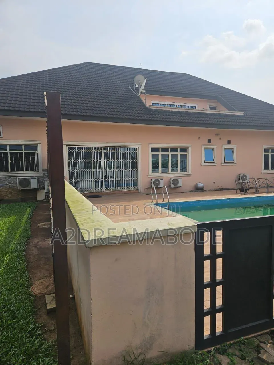3bdrm Bungalow in Ikeja Gra for sale in Ikeja GRA