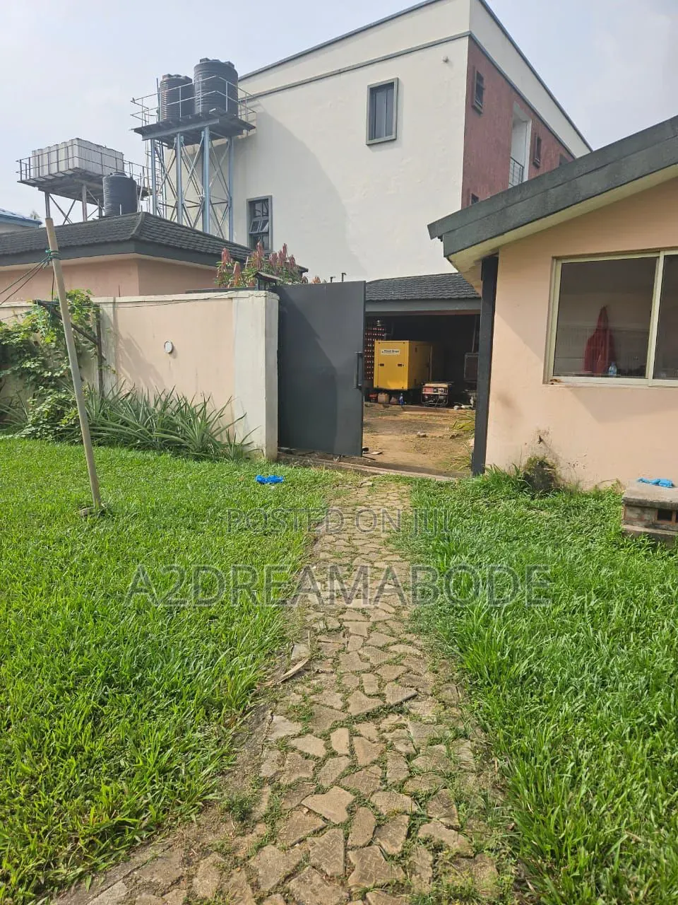3bdrm Bungalow in Ikeja Gra for sale in Ikeja GRA