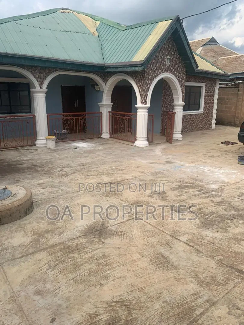 4bdrm Bungalow in Ibadan for sale in Ibadan