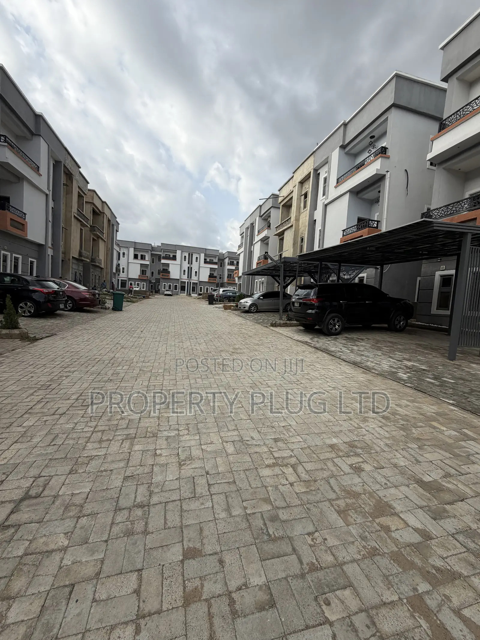 3bdrm Townhouse/Terrace in Idu for sale in Idu