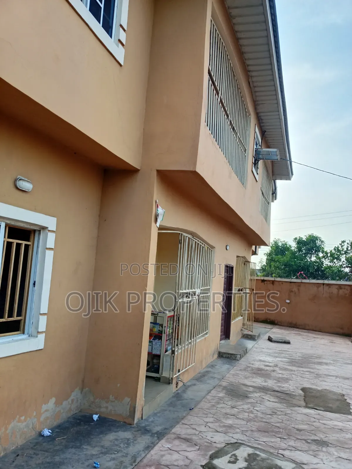 16bdrm Block of Flats in Ojik Properties., Owerri for sale in Owerri