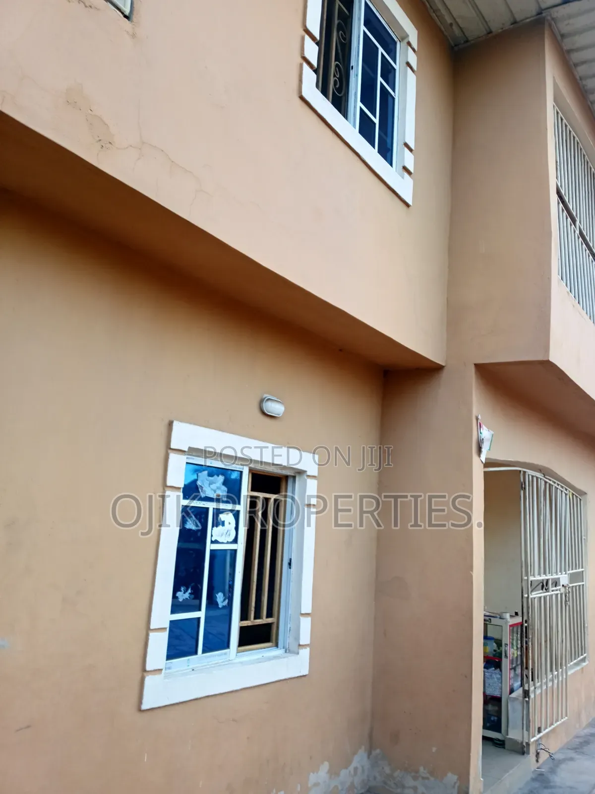 16bdrm Block of Flats in Ojik Properties., Owerri for sale in Owerri