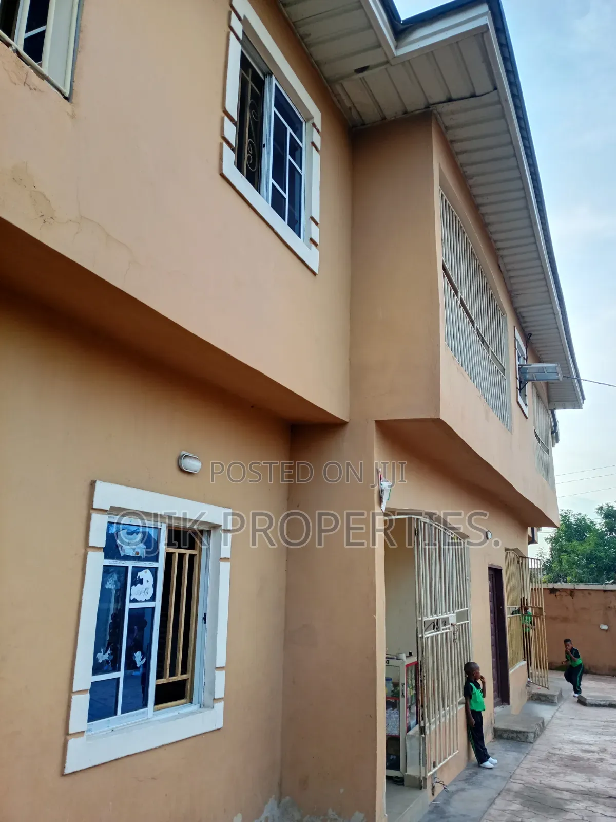 16bdrm Block of Flats in Ojik Properties., Owerri for sale in Owerri