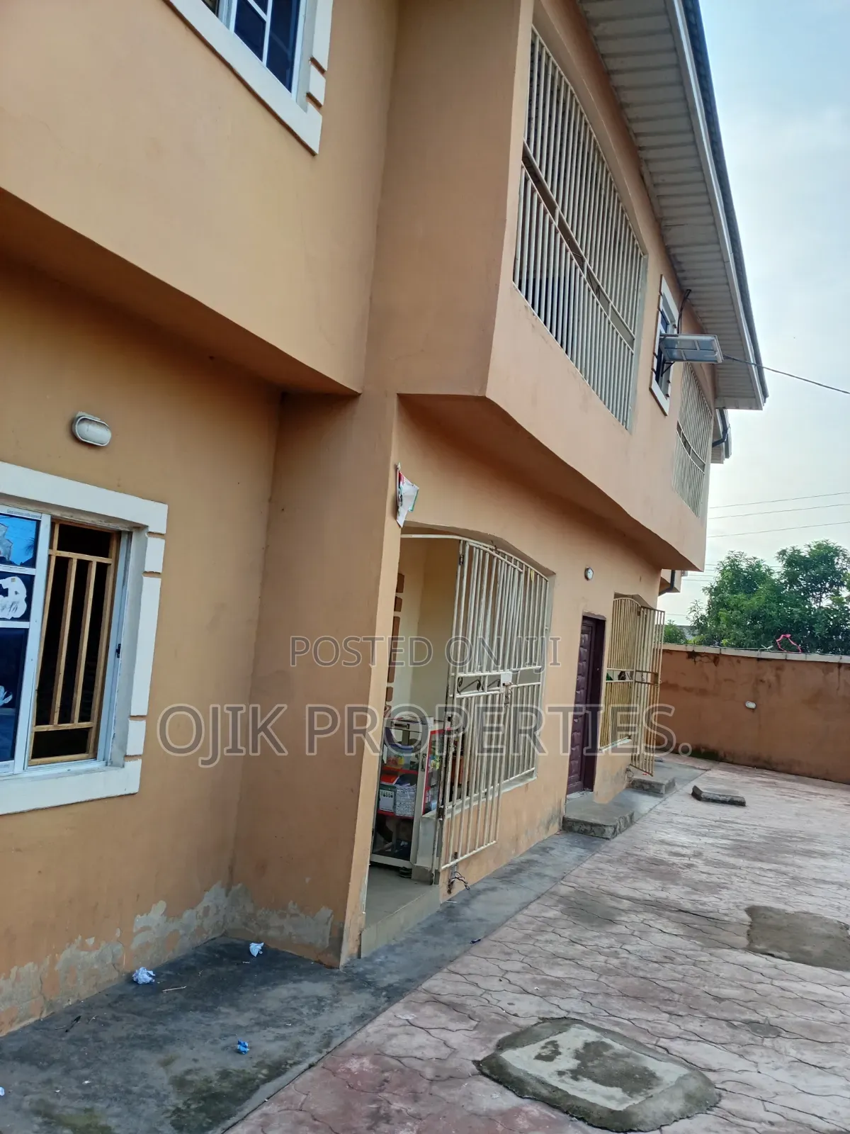 16bdrm Block of Flats in Ojik Properties., Owerri for sale in Owerri