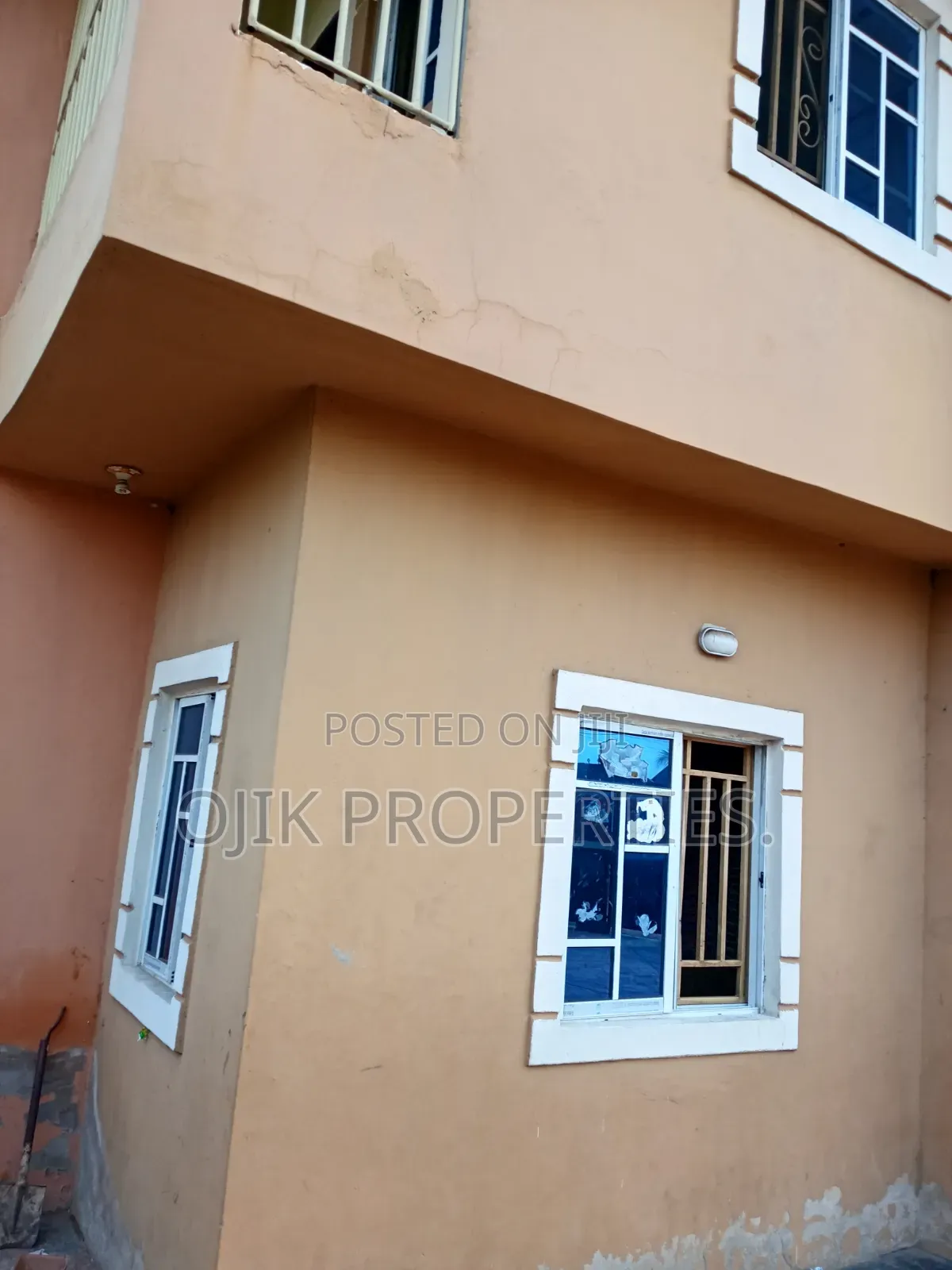16bdrm Block of Flats in Ojik Properties., Owerri for sale in Owerri