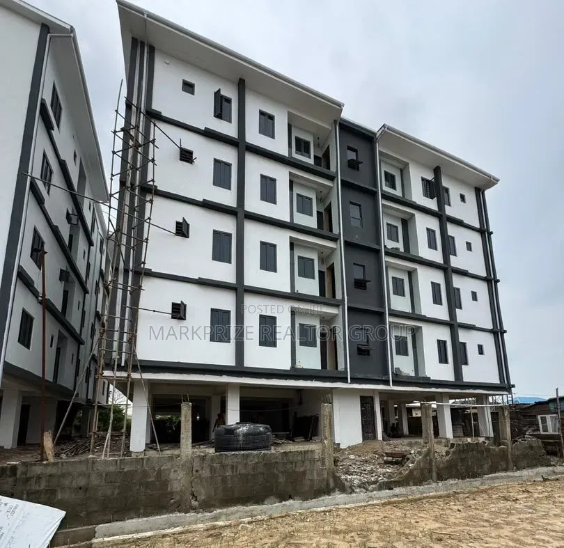 3bdrm Apartment in Surulere Lagos for sale in Aguda / Surulere