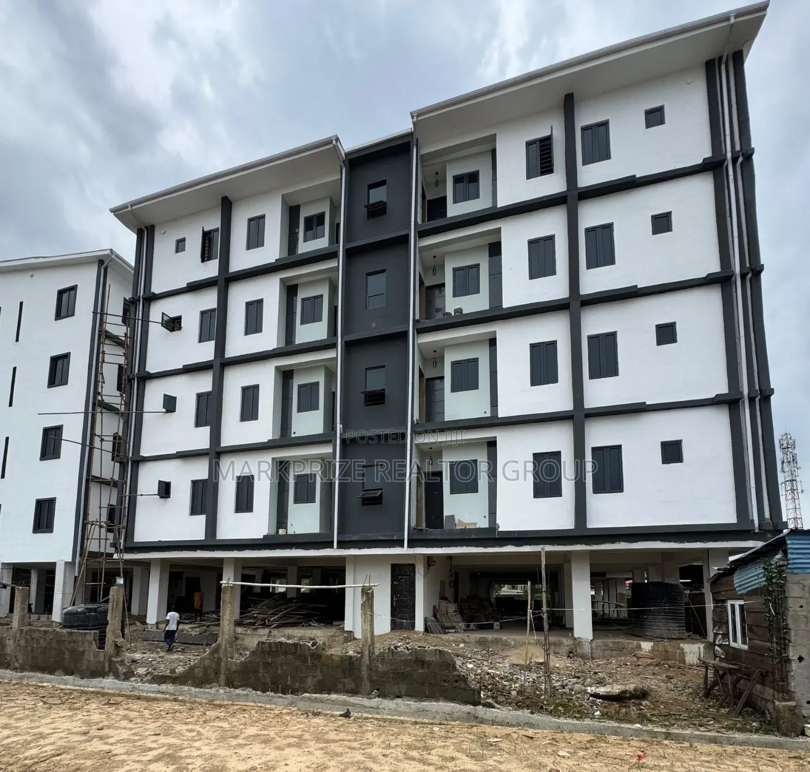 3bdrm Apartment in Surulere Lagos for sale in Aguda / Surulere