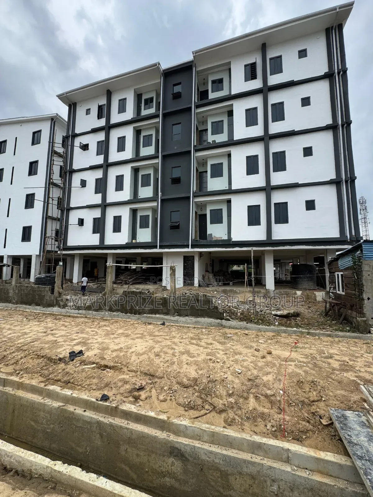 3bdrm Apartment in Surulere Lagos for sale in Aguda / Surulere