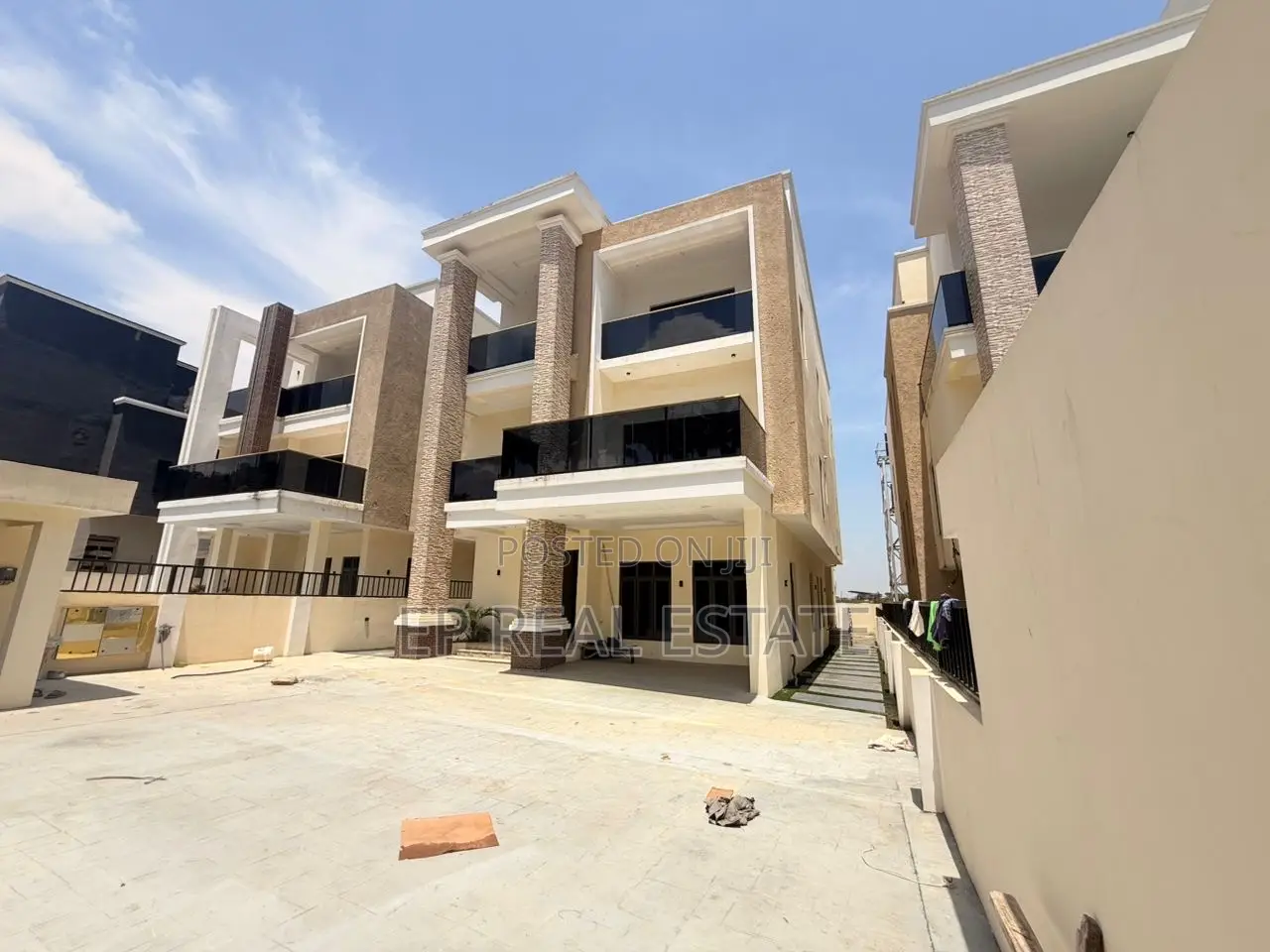 5bdrm Duplex in Gwarinpa for sale in Gwarinpa