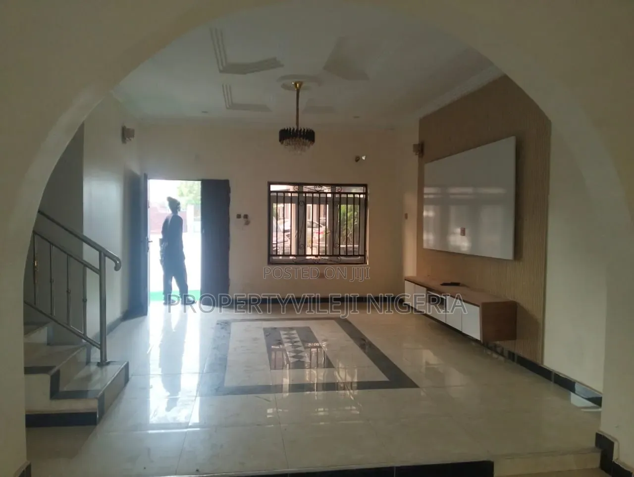 5bdrm Duplex in Garki for sale in Garki
