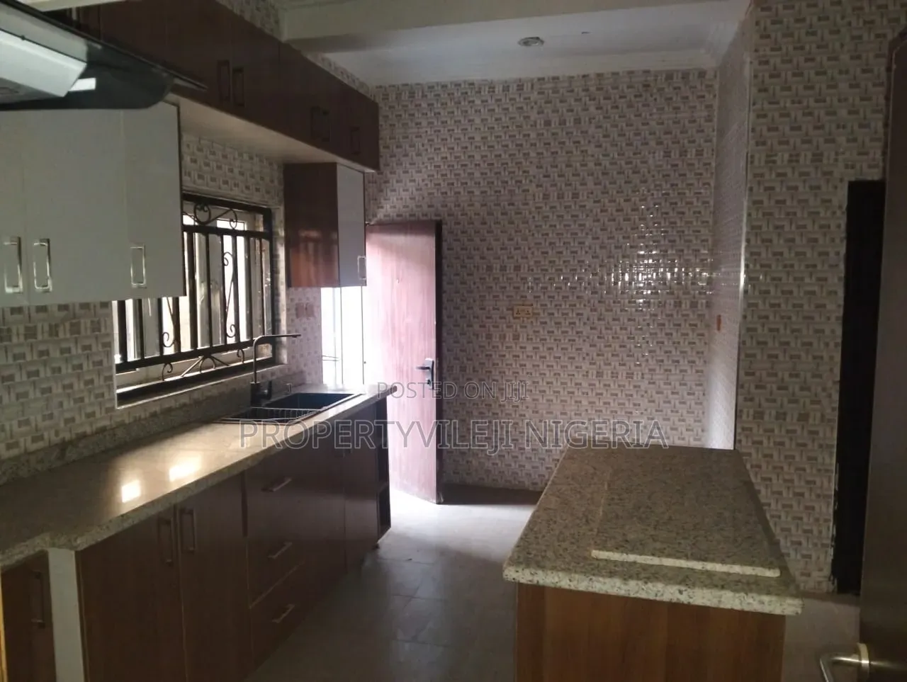 5bdrm Duplex in Garki for sale in Garki