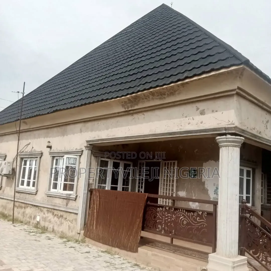 3bdrm Bungalow in Sabon Lugbe for sale in Sabon Lugbe