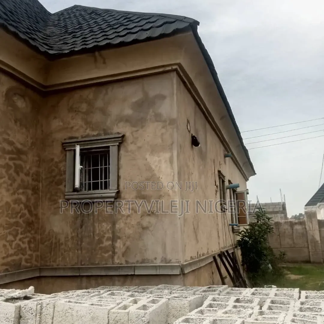 3bdrm Bungalow in Sabon Lugbe for sale in Sabon Lugbe