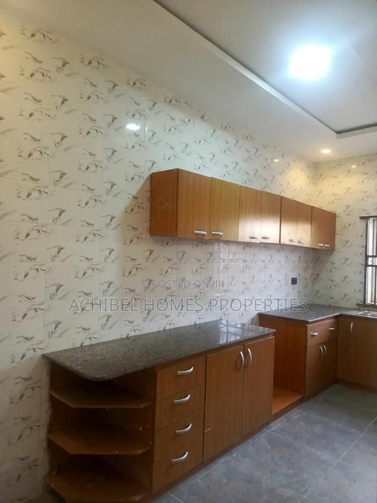 3bdrm Apartment in Near Oba Musa, Lekki Phase 2 for rent in Lekki Phase 2