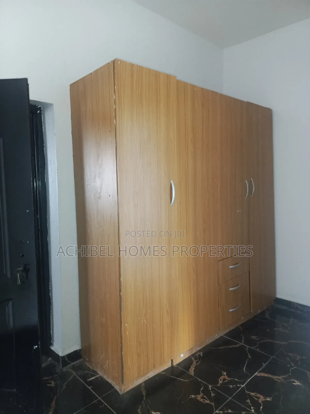 3bdrm Apartment in Near Oba Musa, Lekki Phase 2 for rent in Lekki Phase 2