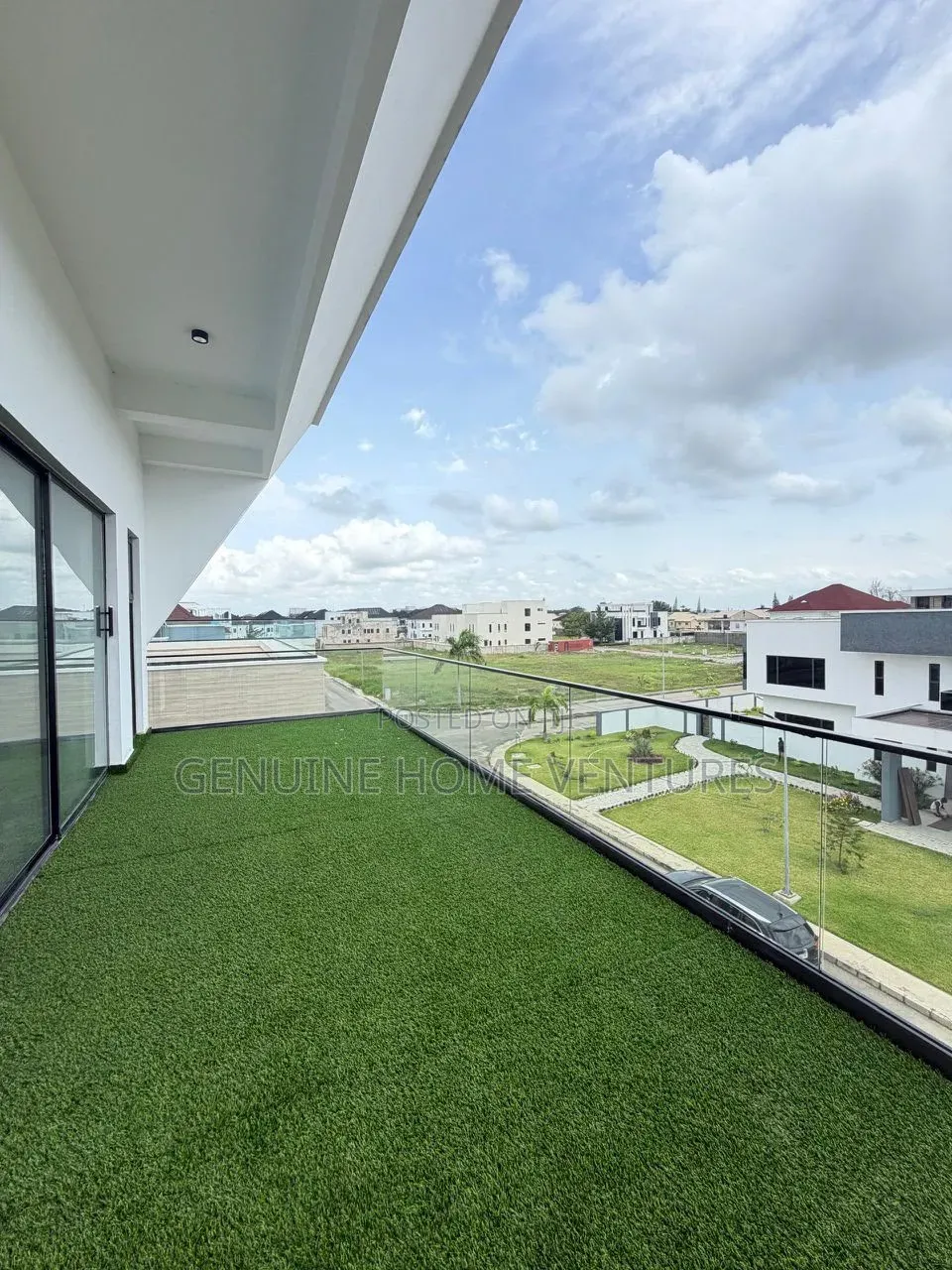 5bdrm Duplex in Ikota for sale in Ikota