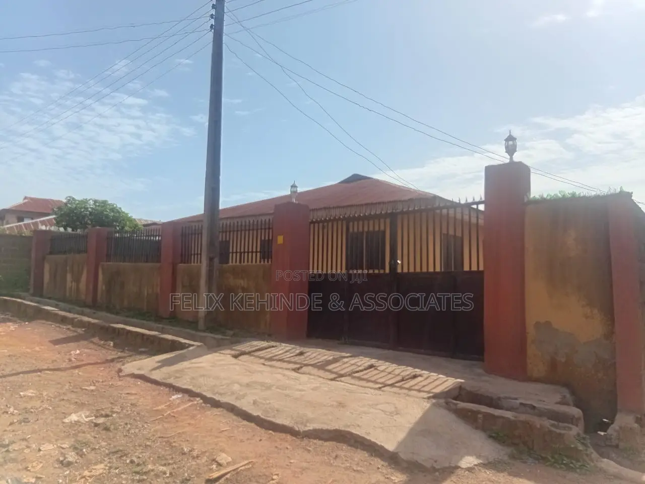 3bdrm Bungalow in Elewuro Estate, Akobo for sale in Akobo