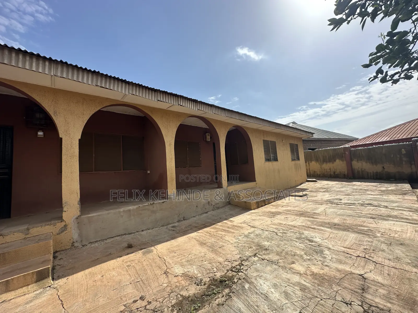 3bdrm Bungalow in Elewuro Estate, Akobo for sale in Akobo