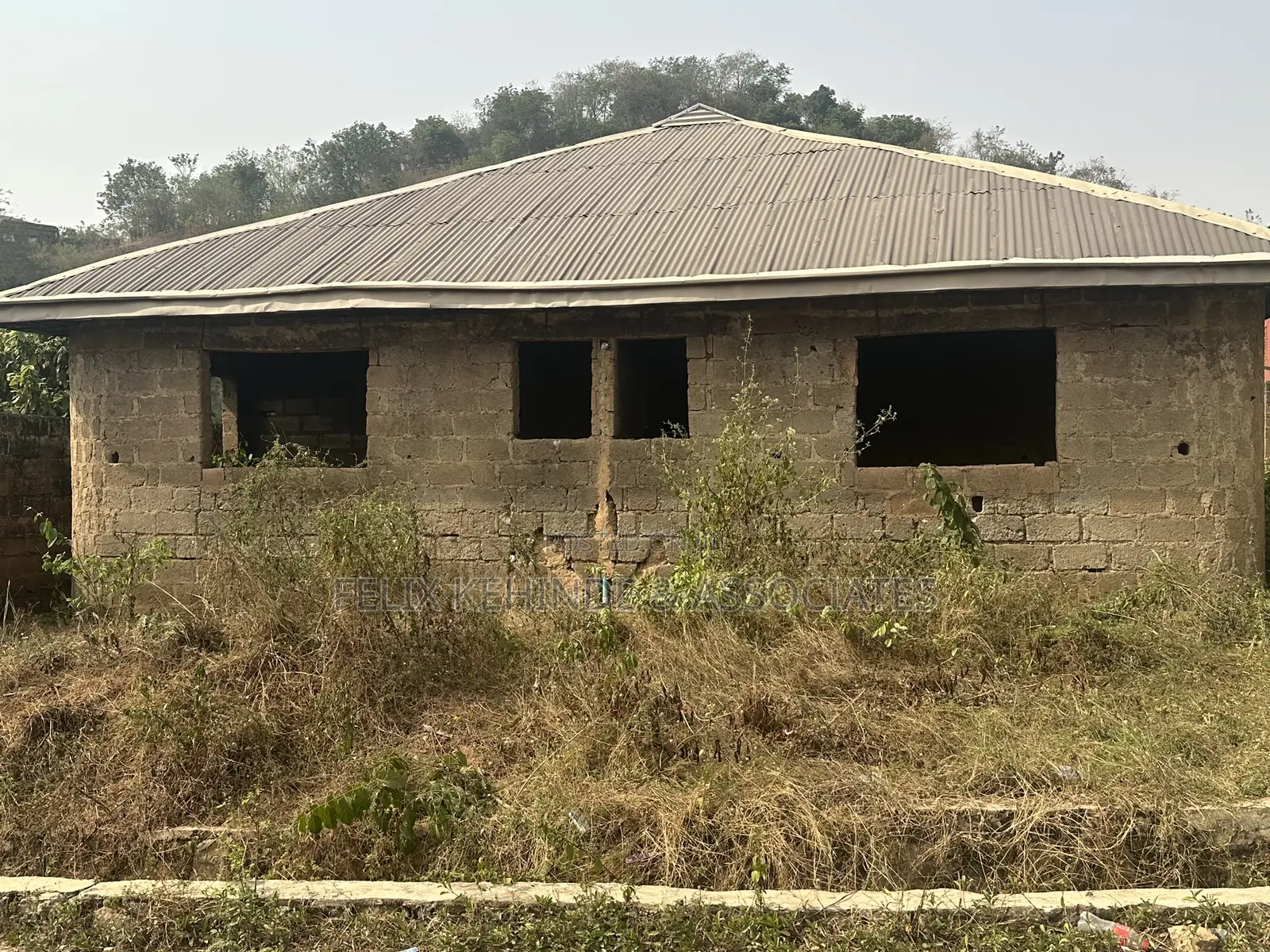6bdrm Bungalow in St. Anthony Estate, Eleyele for sale in Eleyele