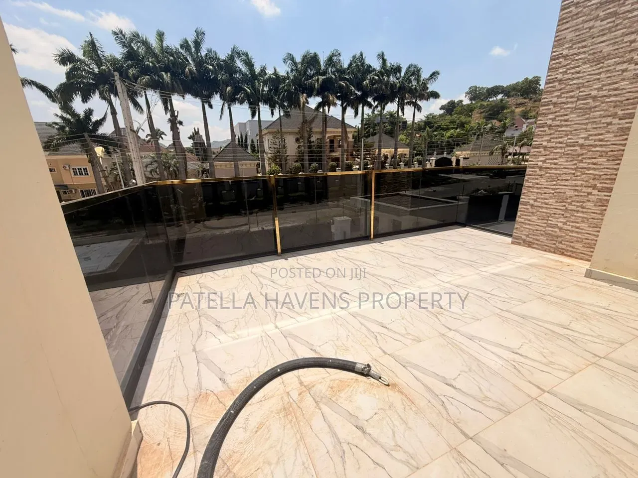 5bdrm Duplex in Life Camp for sale in Life Camp