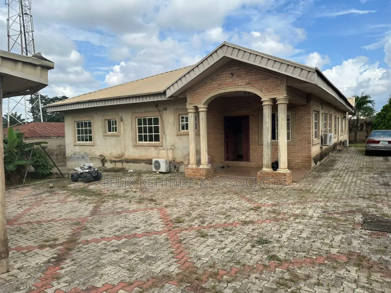 4bdrm Bungalow in Aderibigbe Close, Idishin for sale in Idishin