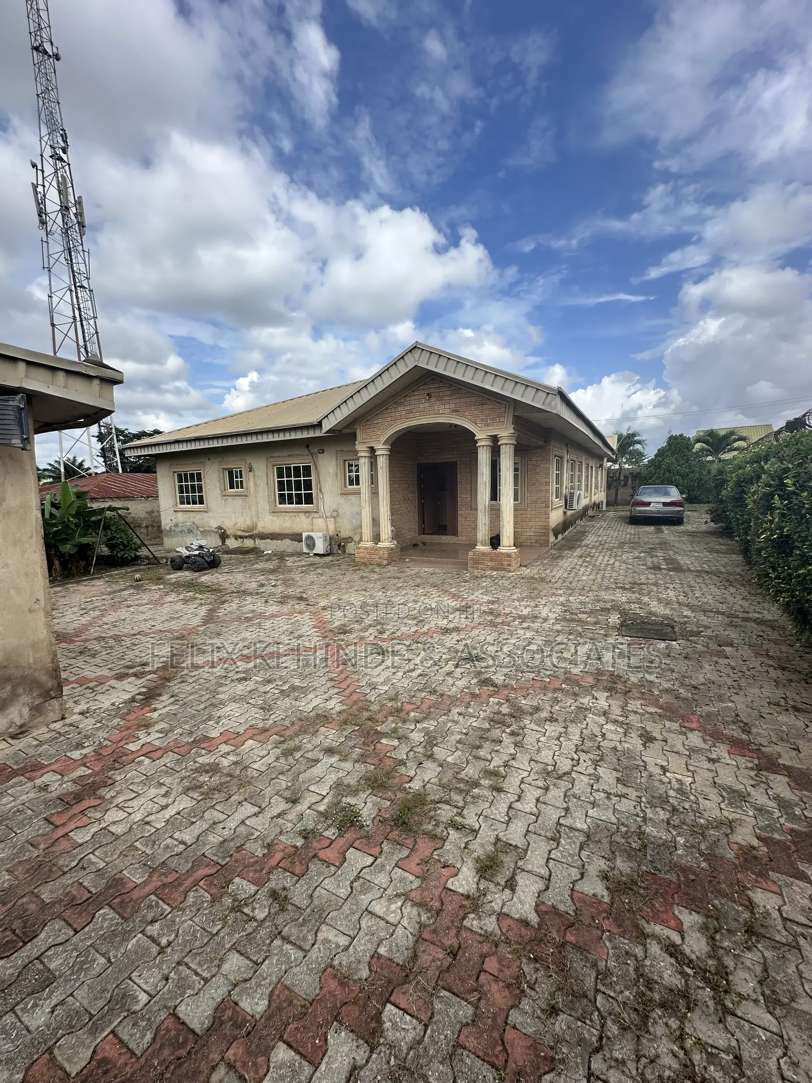 4bdrm Bungalow in Aderibigbe Close, Idishin for sale in Idishin