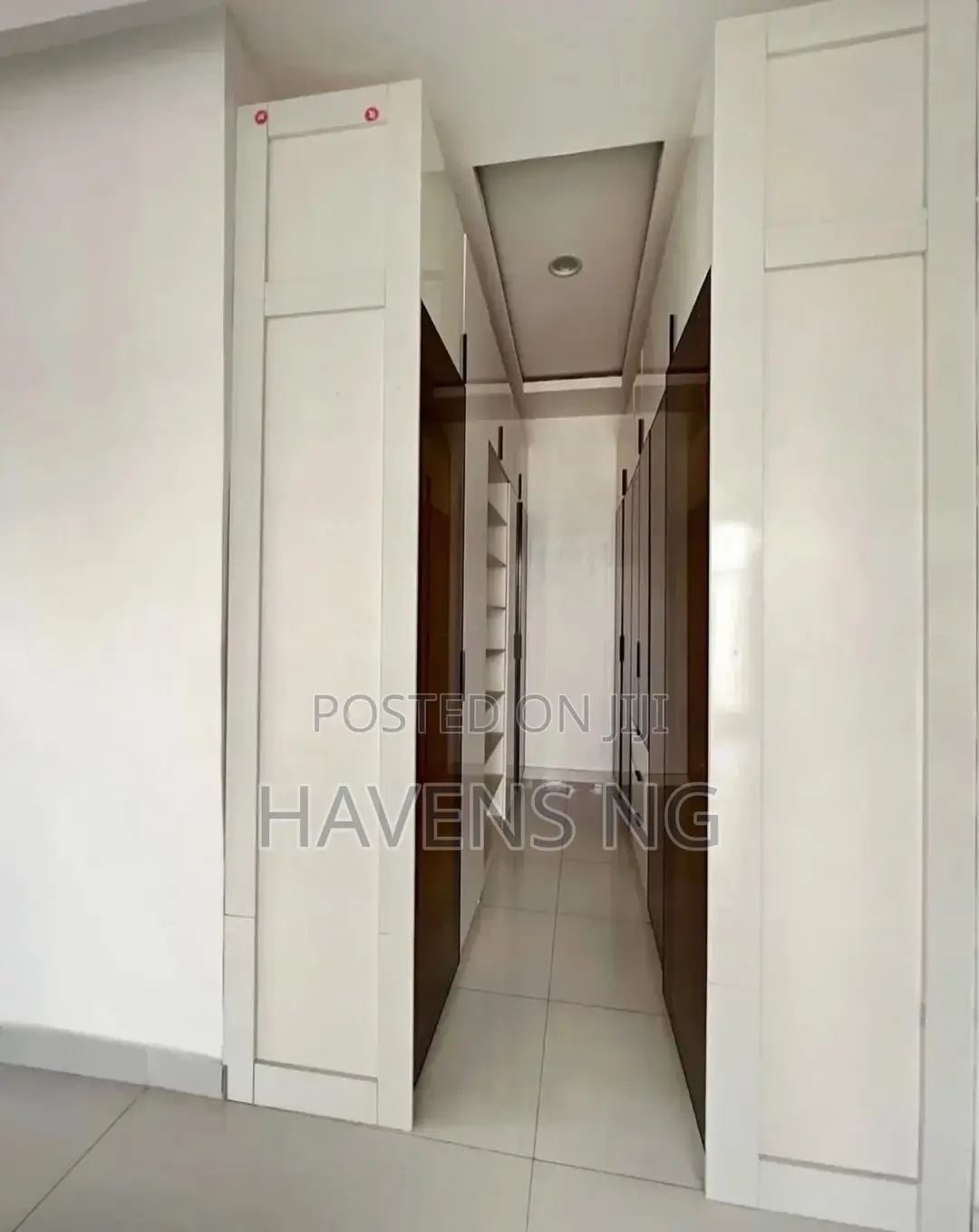 5bdrm Duplex in Lekki Phase 2 for sale in Lekki Phase 2