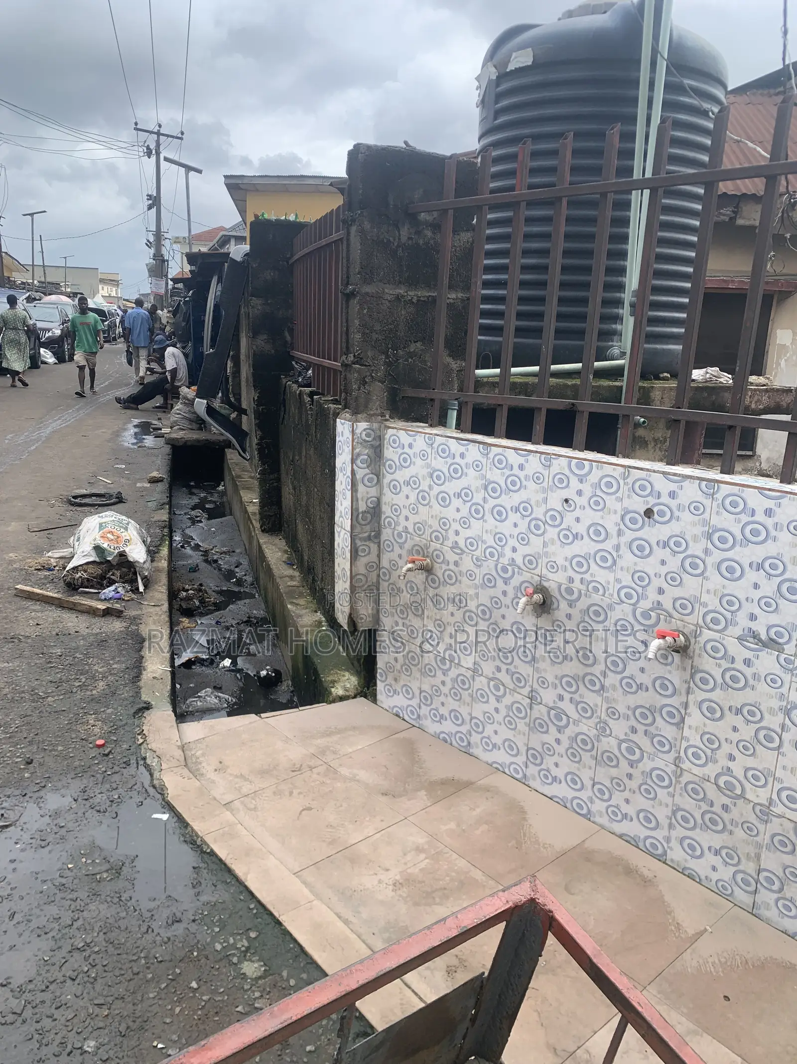 10bdrm Bungalow in Ojuelegba for sale in Ojuelegba